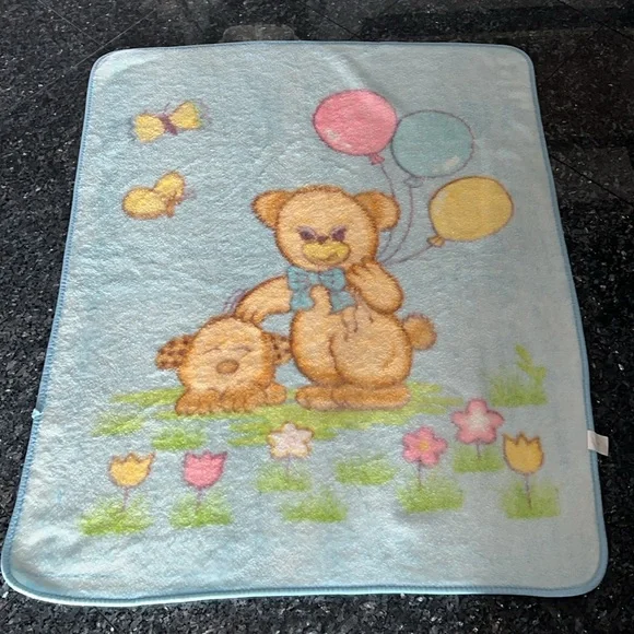 Thick vintage baby blanket Bear and dog with balloons butterflies and flowers - Picture 2 of 4